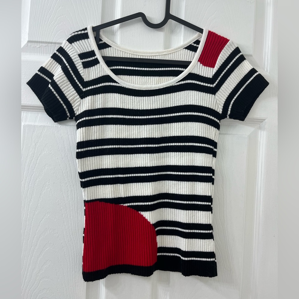 Vintage Black and White Ribbed Fitted Tee